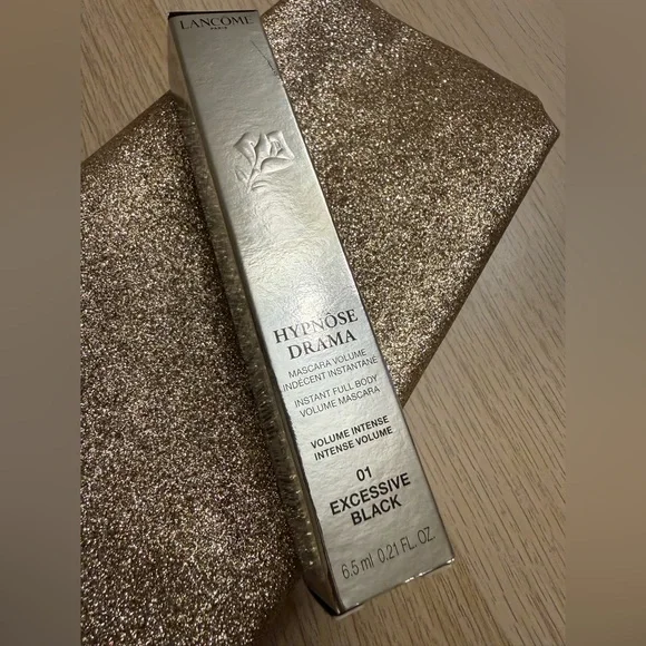 Lancôme Hypnôse Drama Mascara in Excessive Black with Gold Pouch - Picture 3 of 8